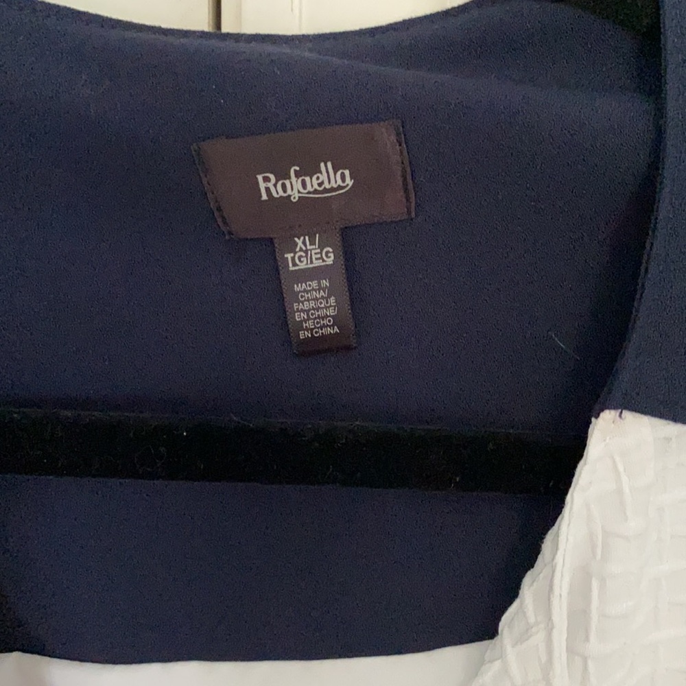 Never worn Jacket - Picture 2 of 4